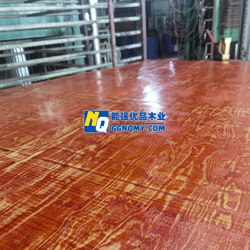 神農(nóng)架桉木芯建筑模板，二次成型可循環(huán)使用，不易變形，工地經(jīng)久耐用
